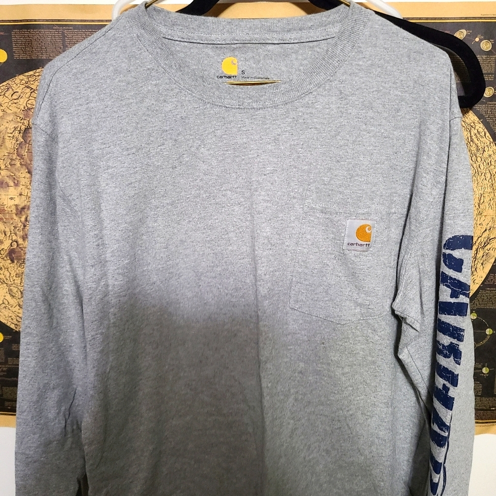 Nwot long-sleeved carhartt shirt